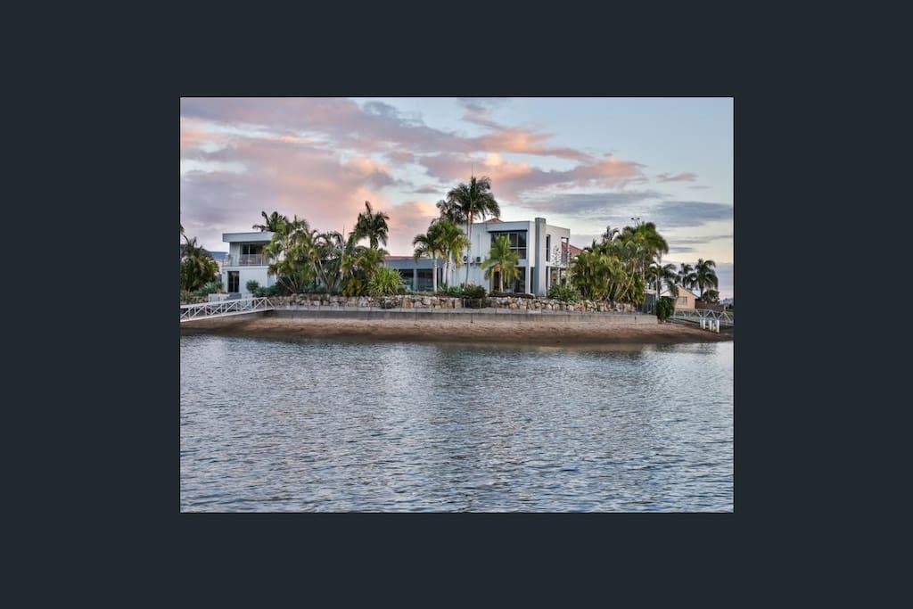 Newport Dream Quiet Island - No Party Maximum 9-10 People Holiday home Redcliffe